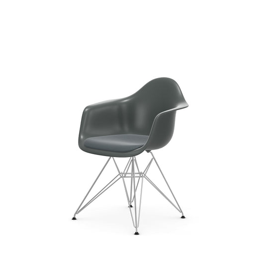 Eames Plastic Armchair DAR