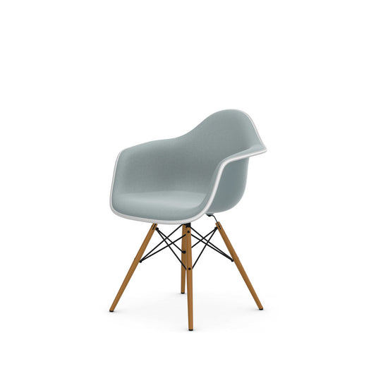Eames Plastic Armchair DAW