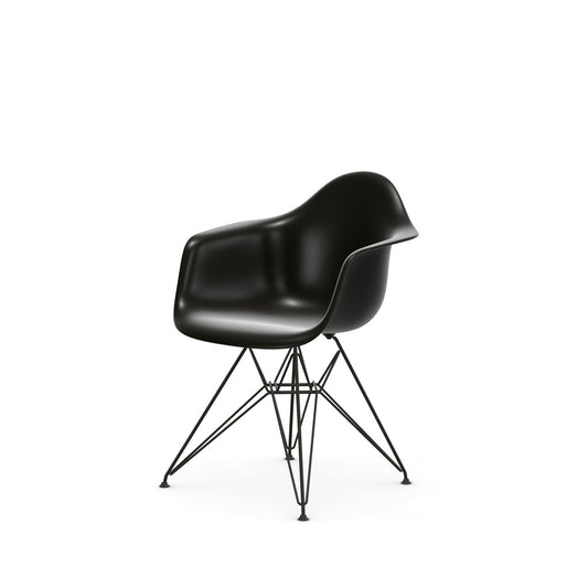Eames Plastic Armchair DAR