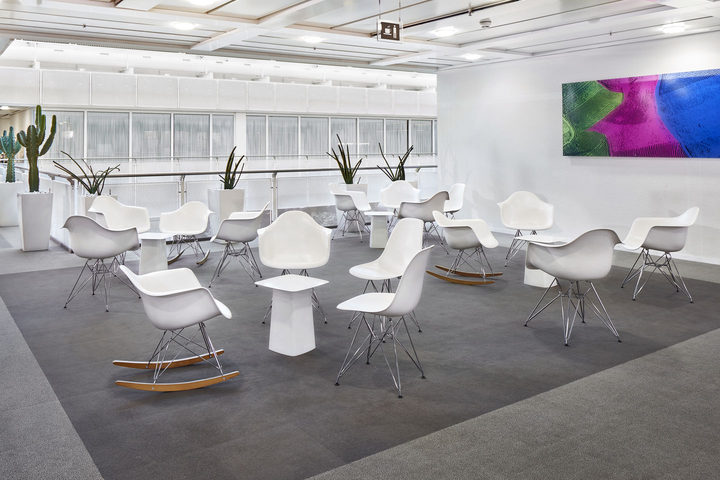 Eames Plastic Side Chair DSR