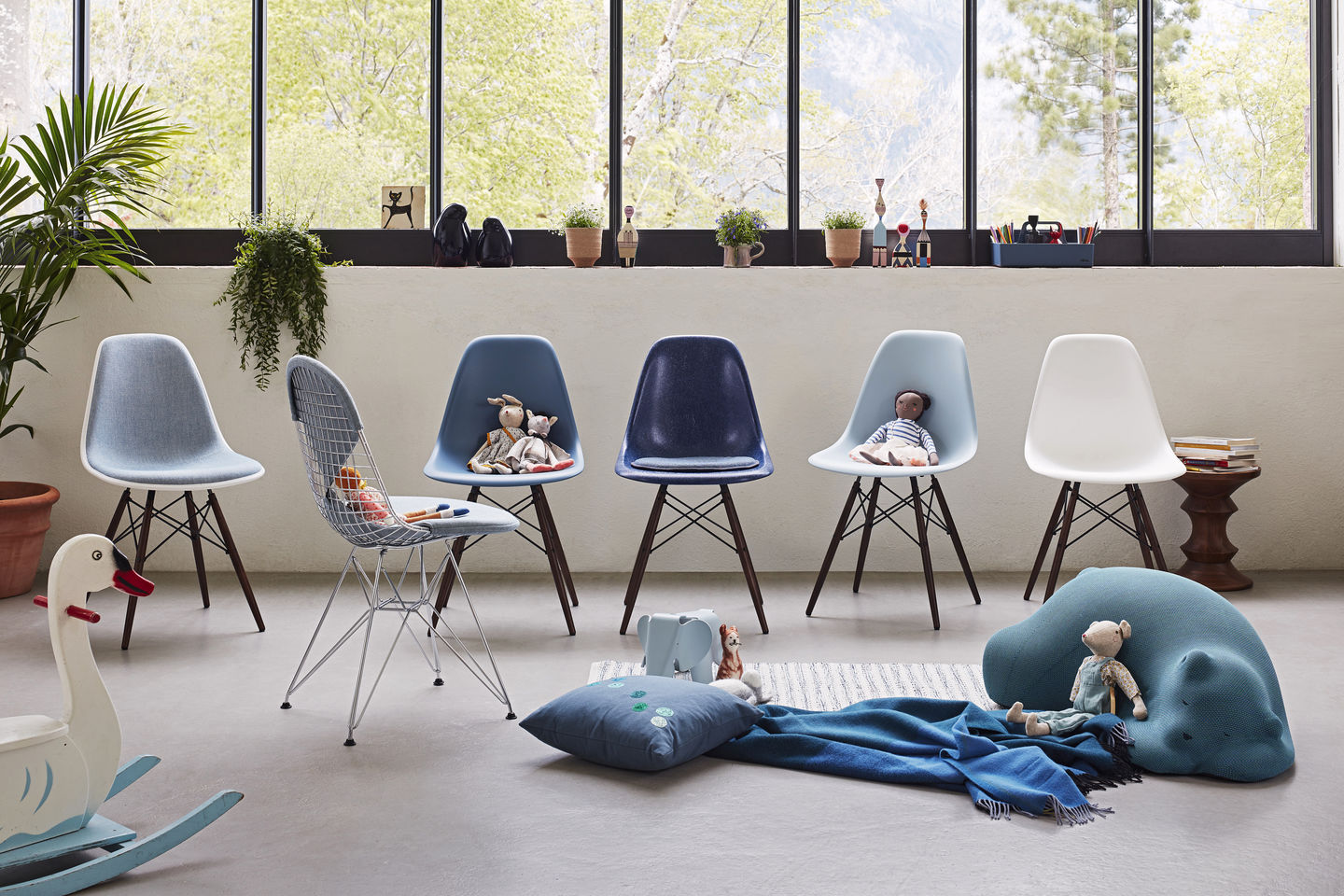 Eames Elephant small ice grey