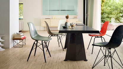 Eames Fiberglass Side Chair DSR
