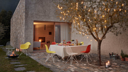 Eames Plastic Armchair DAR