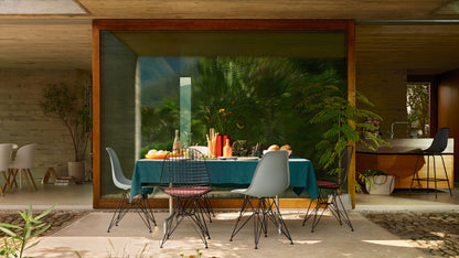 Eames Plastic Side Chair DSR