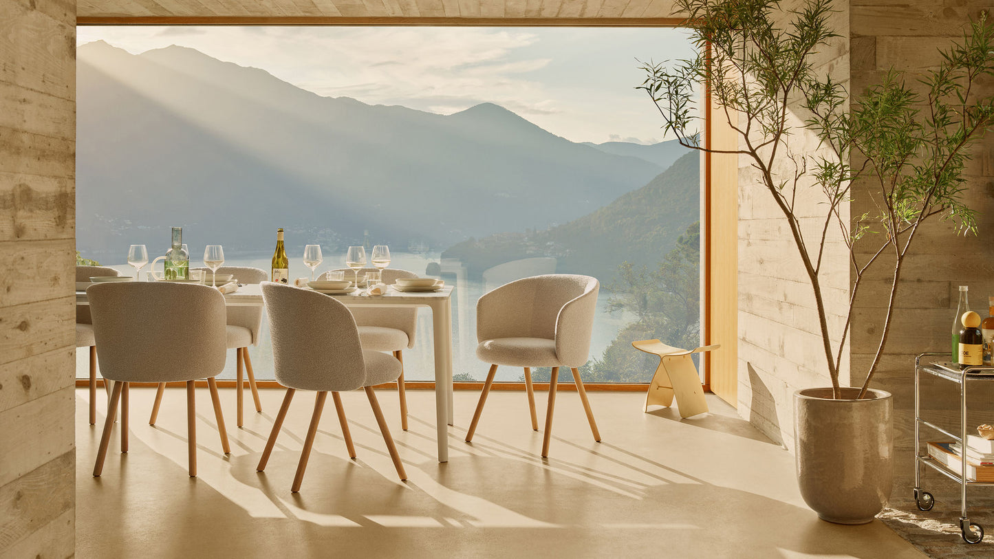 Plate Dining Table
