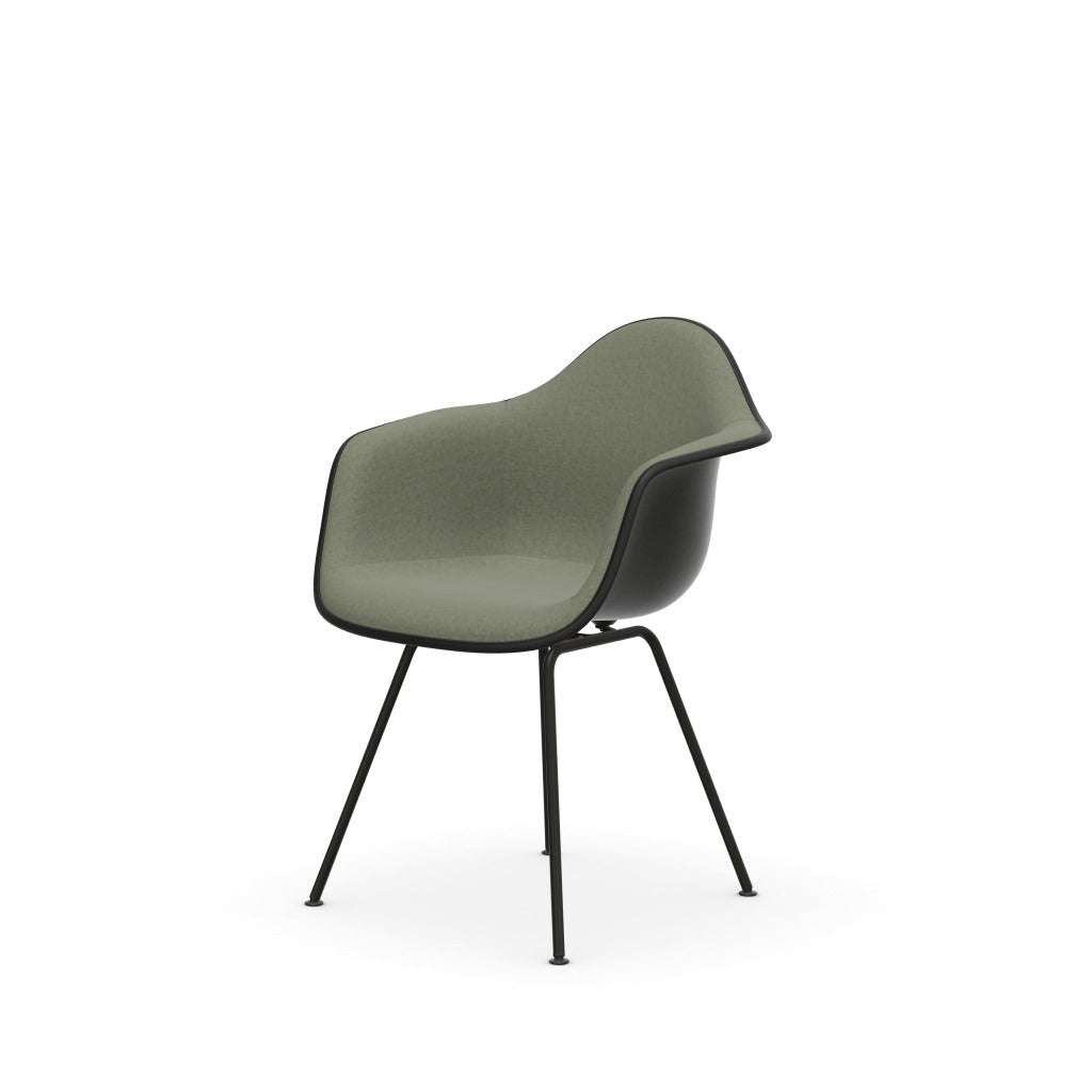 Eames Plastic Armchair DAX