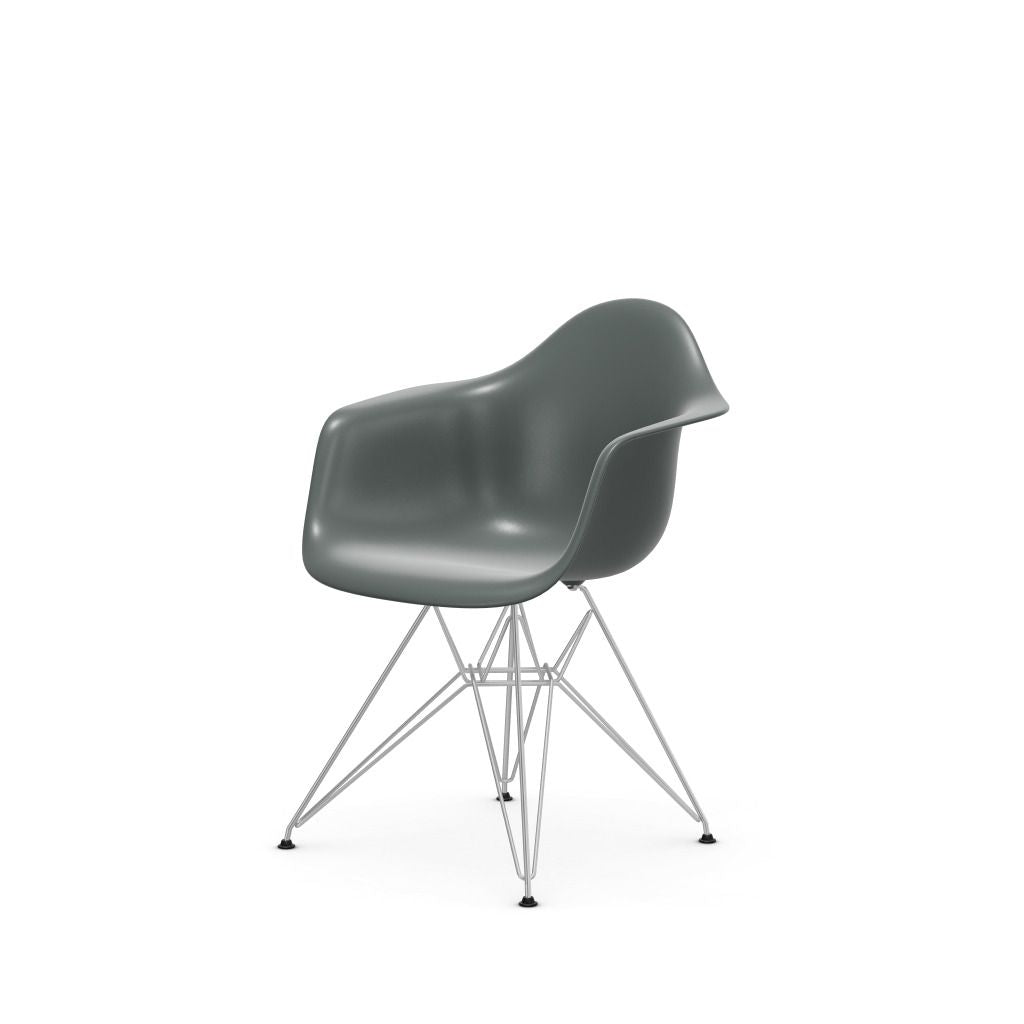 Eames Plastic Armchair DAR