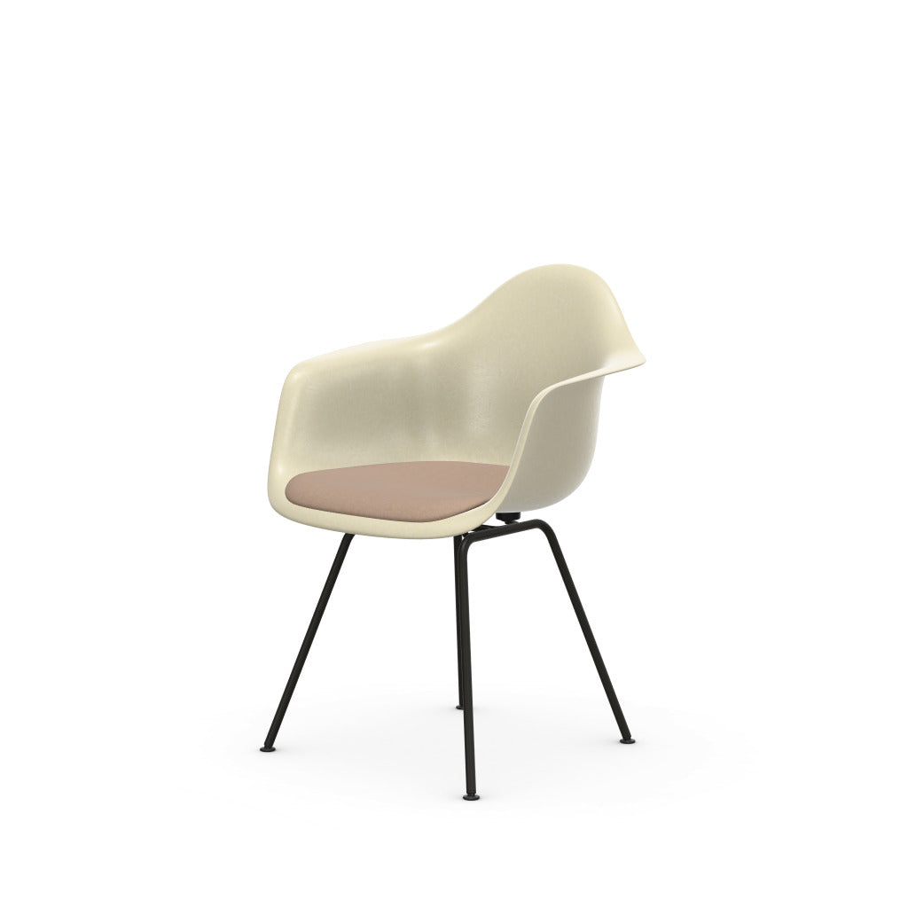 Eames Fiberglass Armchair DAX