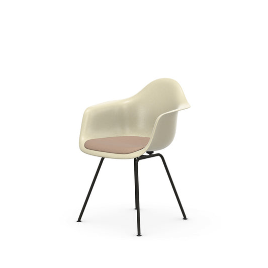 Eames Fiberglass Armchair DAX