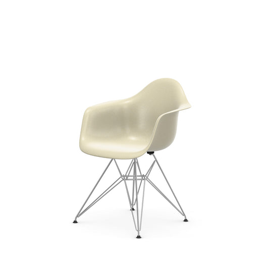 Eames Fiberglass Armchair DAR