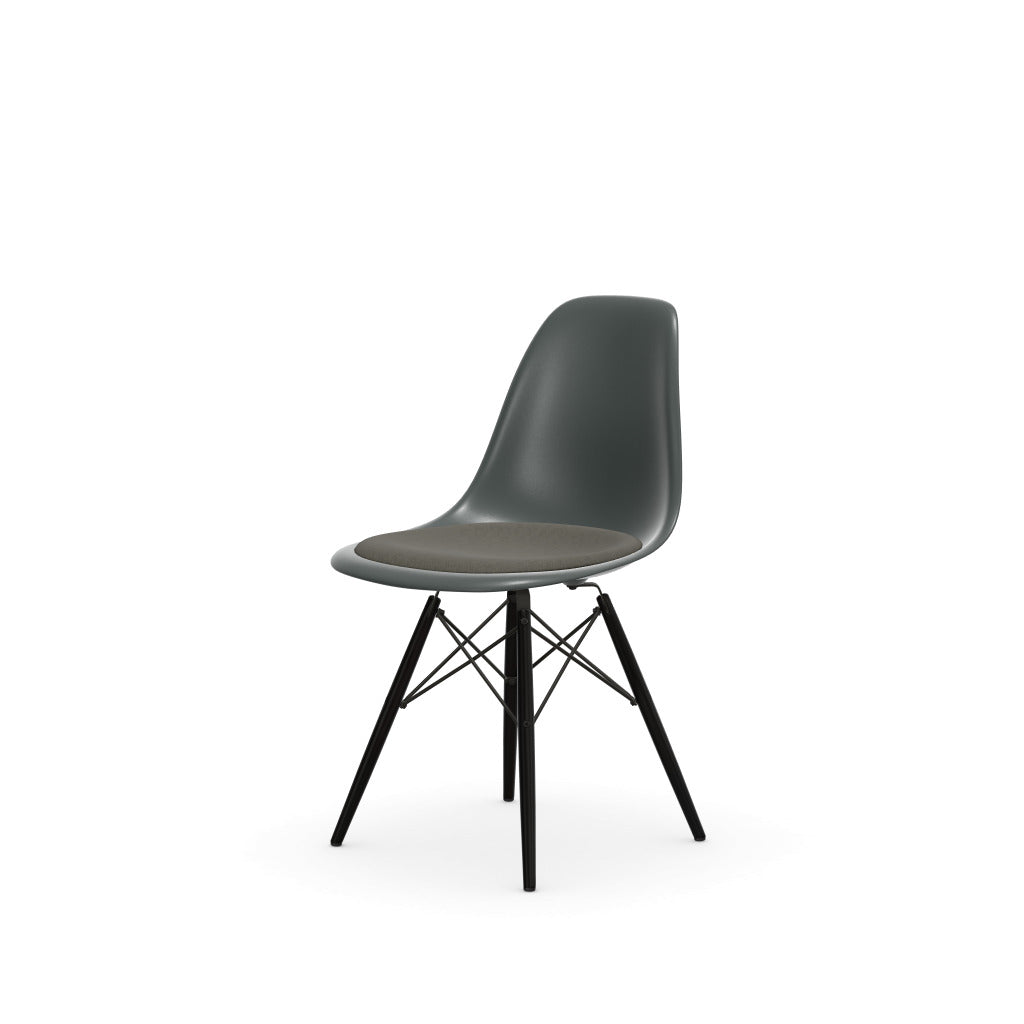Eames Plastic Side Chair DSW