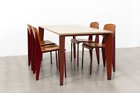 Flavigny Table