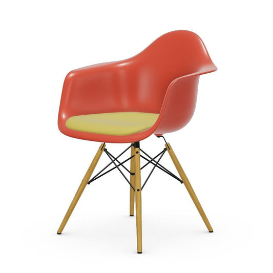 Eames Plastic Armchair DAW