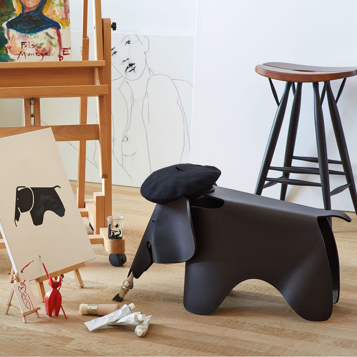 Eames Elephant small deep black